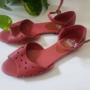 Cute burgundy sandles